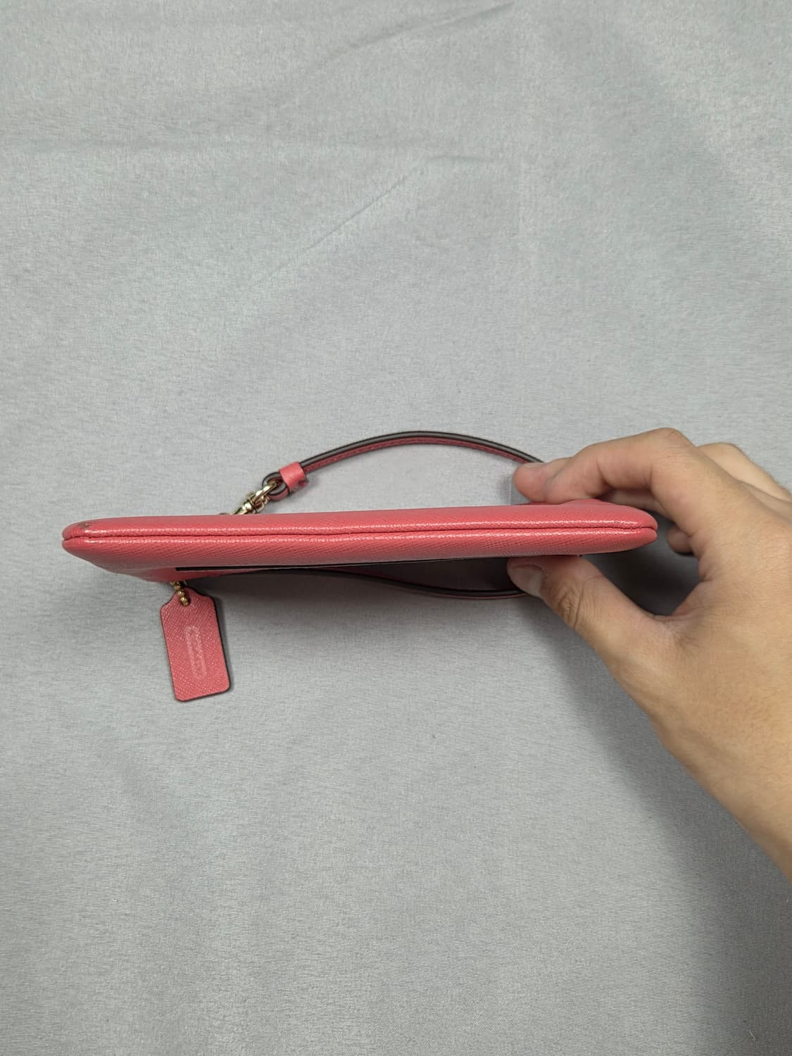 [코치] 크로스그레인 레더 탑 지퍼 스몰 리스트릿 | G00017 상품이미지5