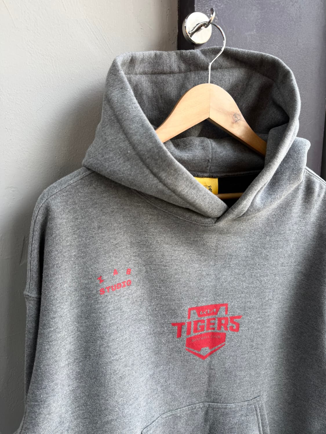 L/ 아이앱스튜디오x기아타이거즈 후드티 상품이미지3