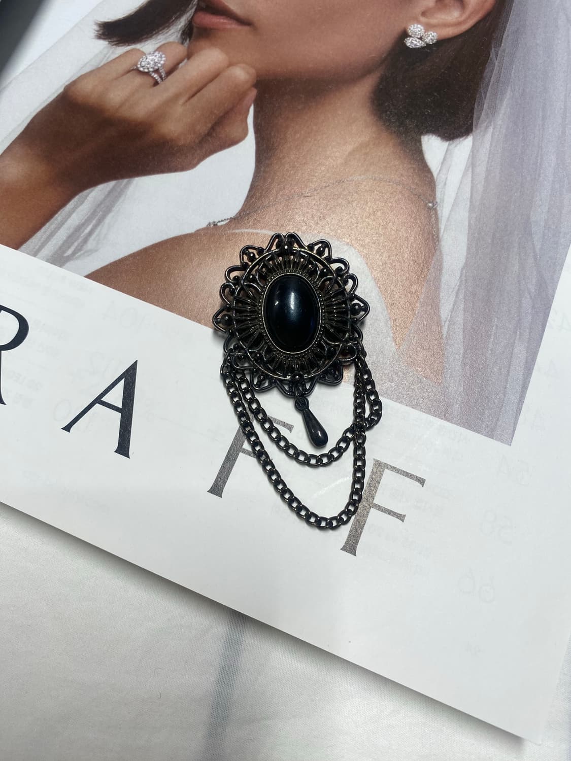 고딕무드 블랙 브로치 상품이미지1