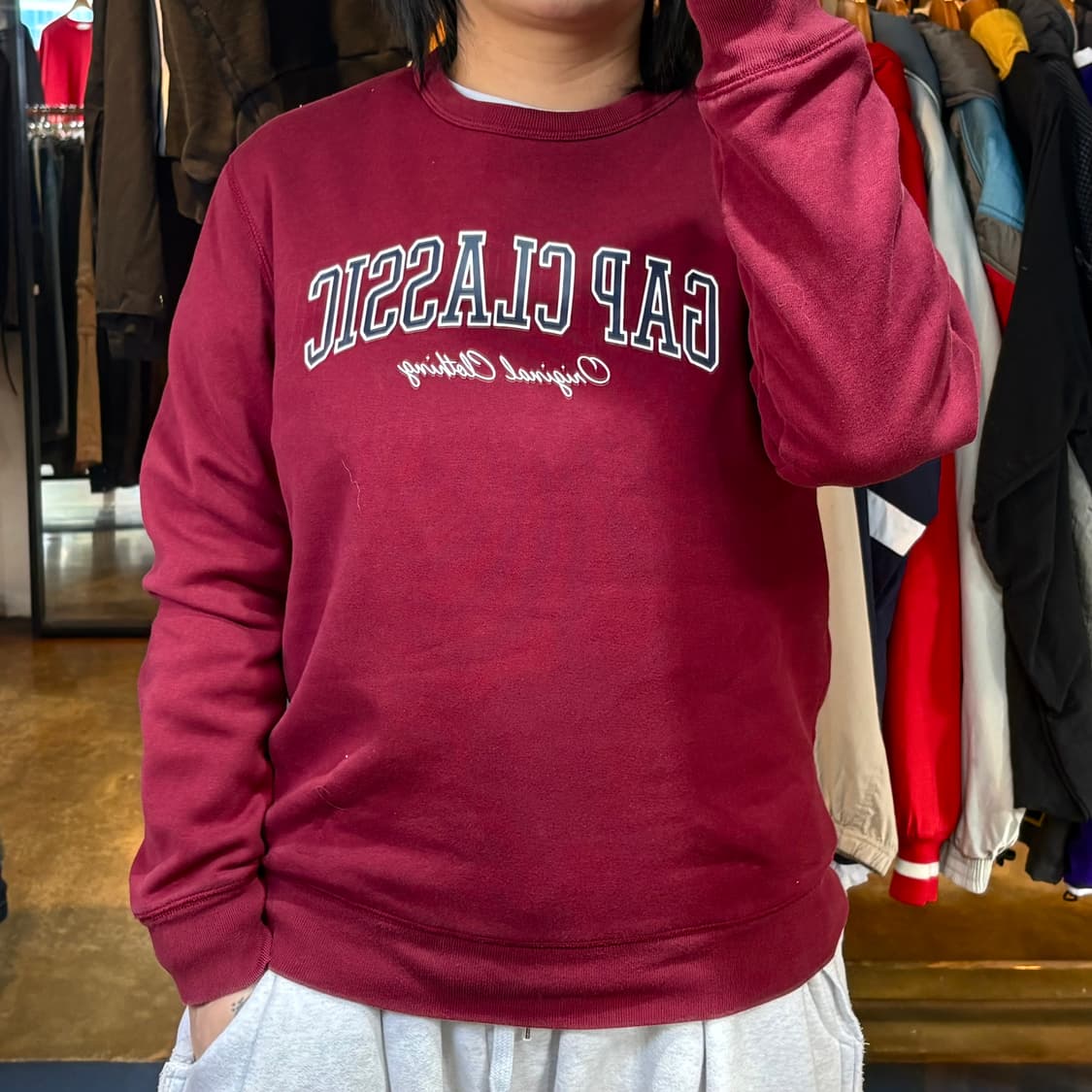 GAP 버건디 맨투맨 상품이미지1