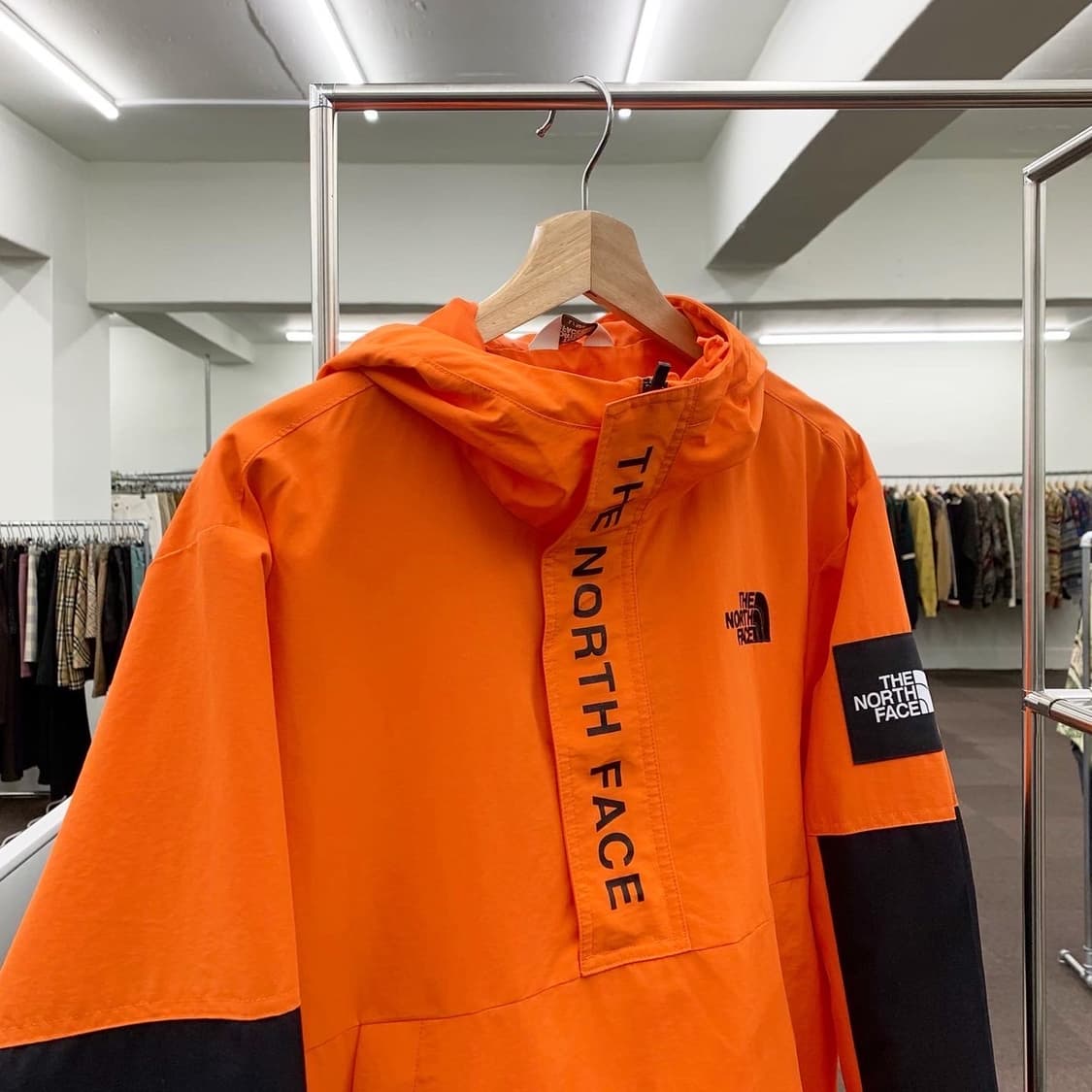 노스페이스 화이트라벨 오렌지 아노락 상품이미지1