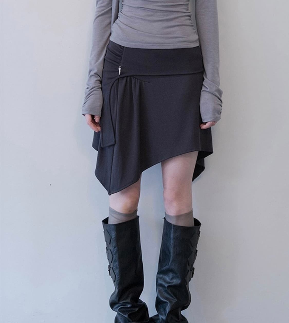 DAMIO Diagonal Wrap Mini Skirt (Charcoal 상품이미지2
