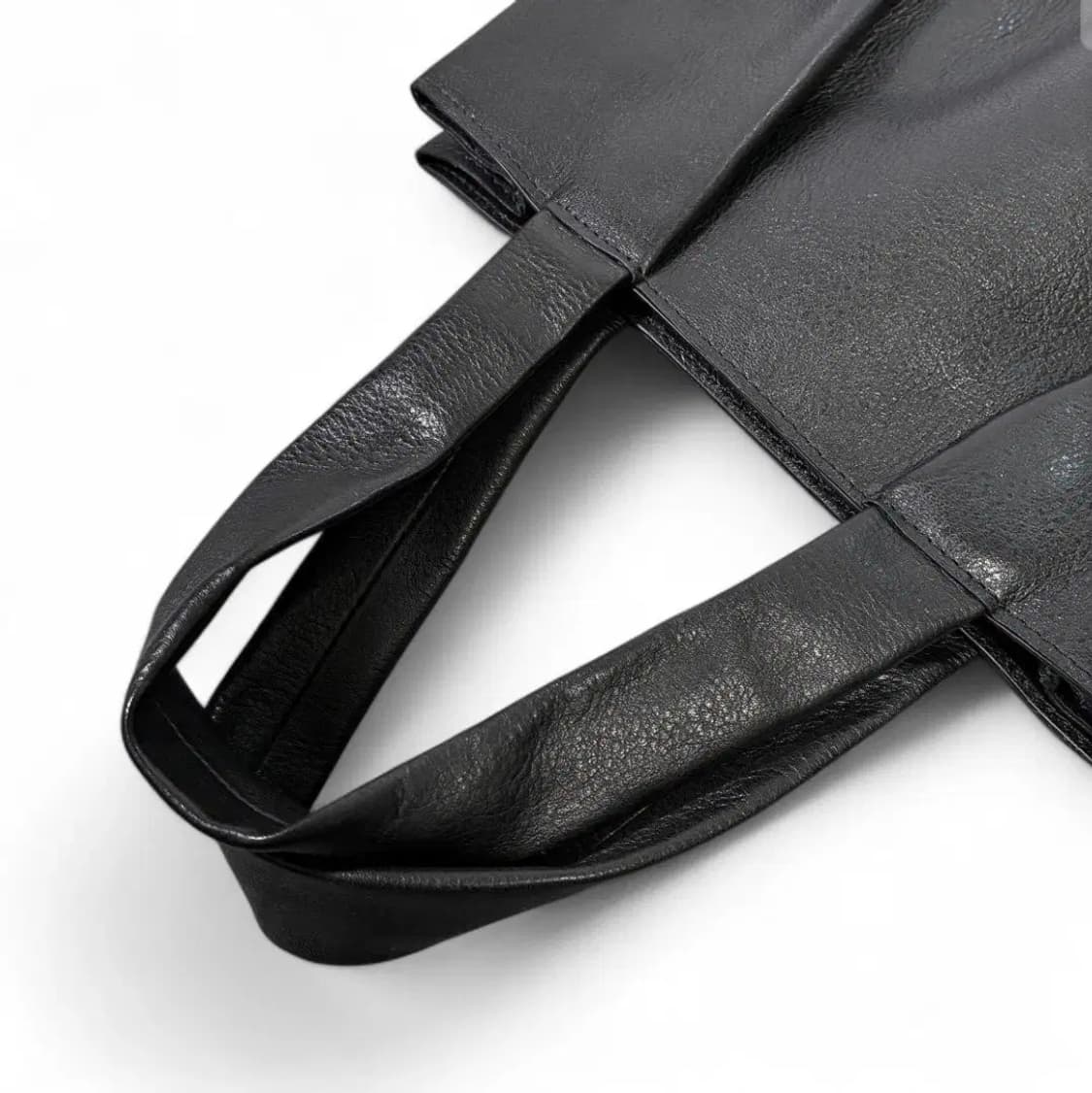 토카 소가죽 TWO HANDLE TUCK BAG 꼼데 요지 스타일 상품이미지4