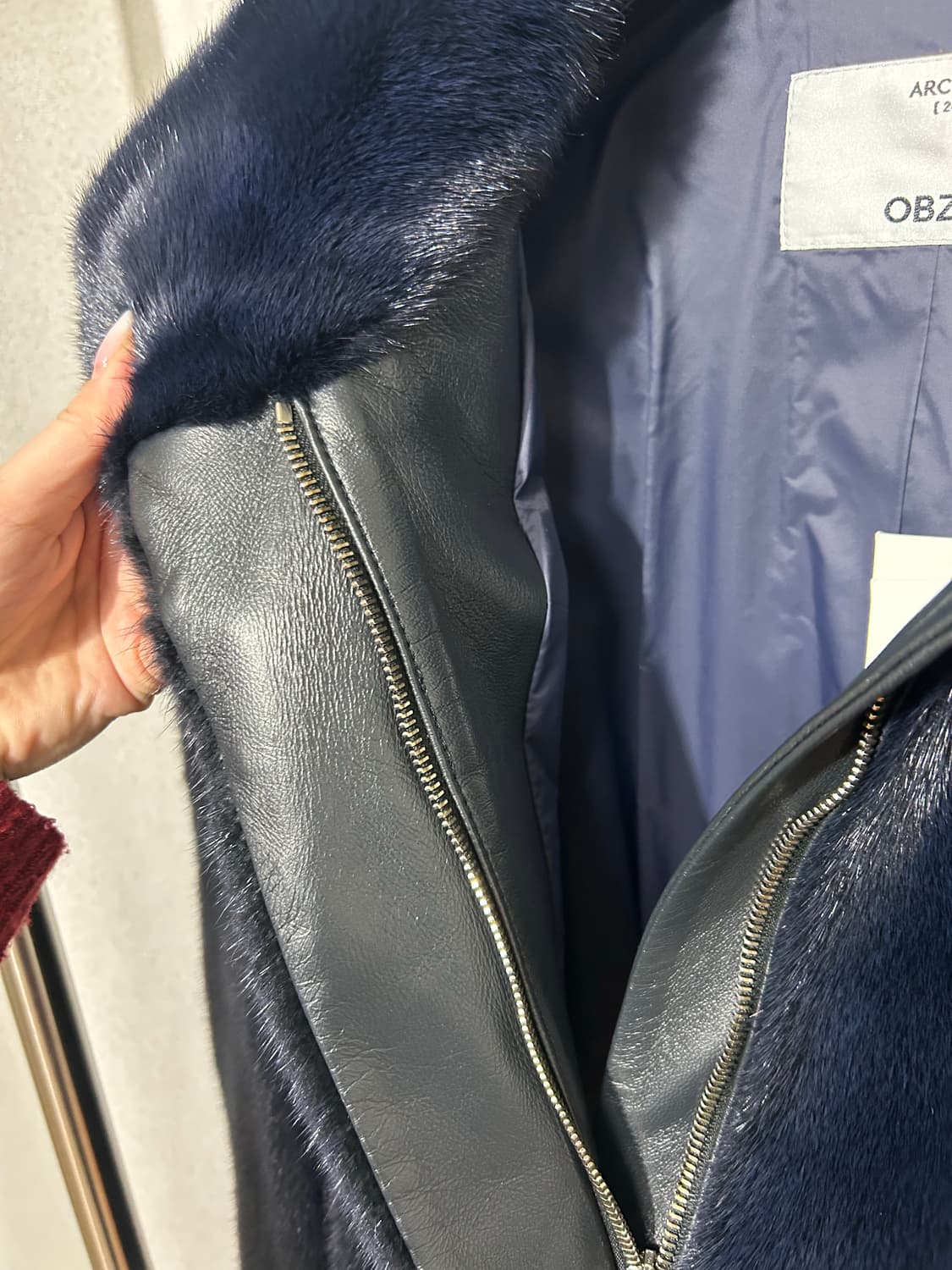 한섬) 오브제 밍크퍼하이넥자켓 네이비색상 -미착용새상품,택포함- 상품이미지6