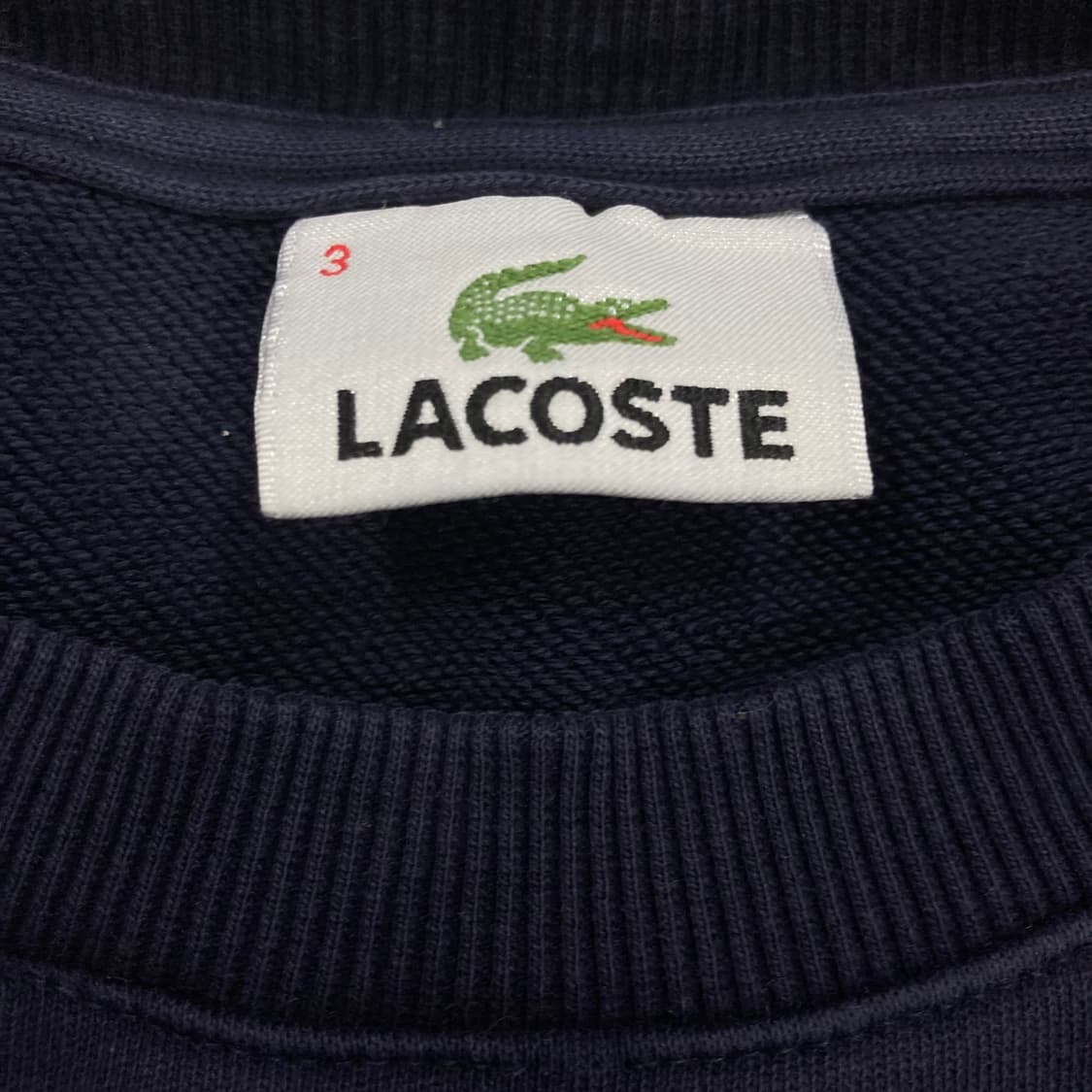 라코스테 네이비 컬러 스몰 로고 맨투맨 상품이미지3