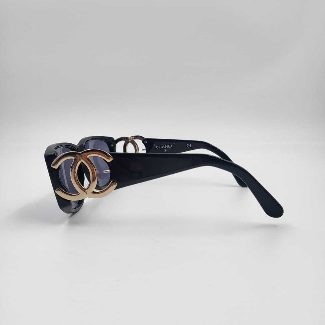 CHANEL 샤넬 금장CC 블랙 스퀘어 빈티지 명품 선글라스 상품이미지2