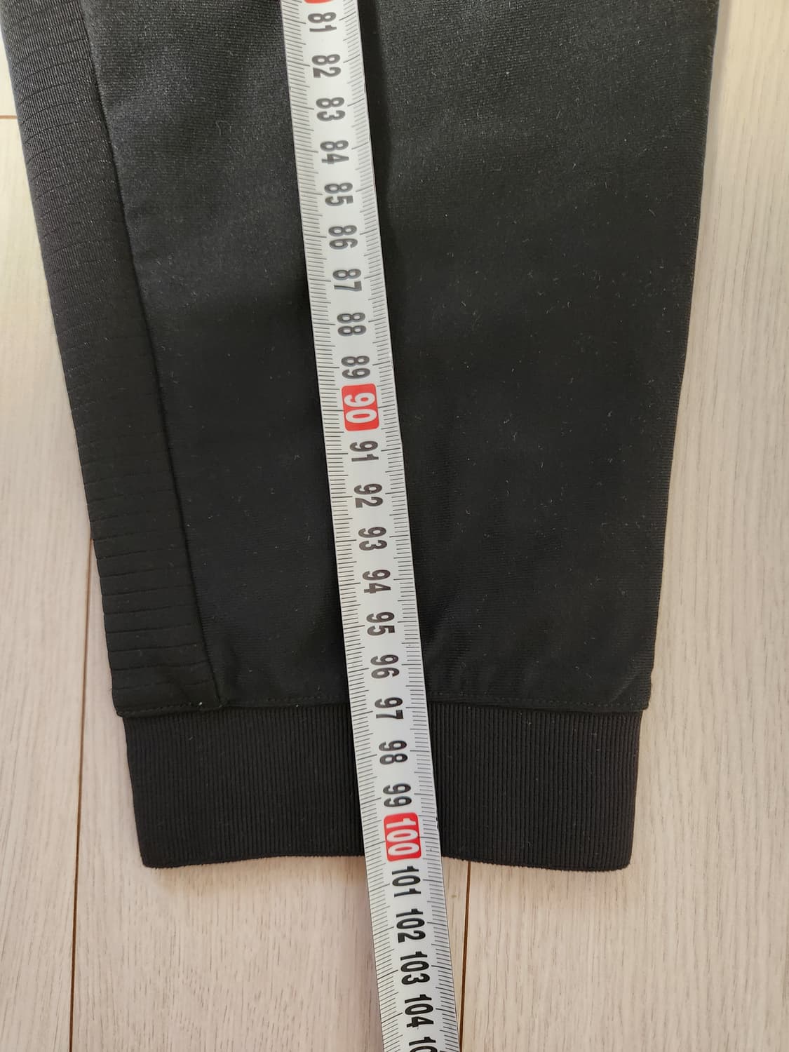 나이키 프로 슬림핏 트레이닝 팬츠 사이즈xl

주머니 스우시 로고 부분  상품이미지3