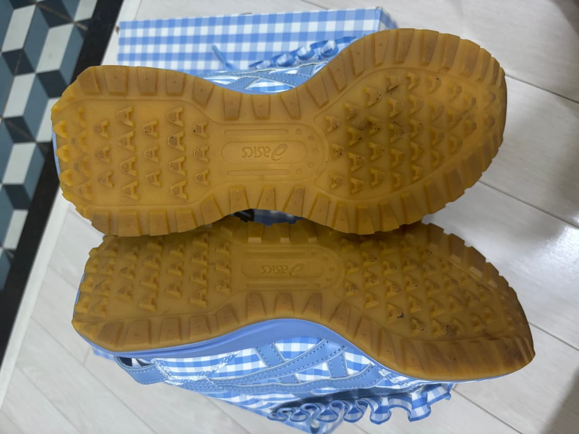 [S급/235] 아식스 x 슈슈통 타사 블루 깅엄 (실착 1회/풀박스) 상품이미지4