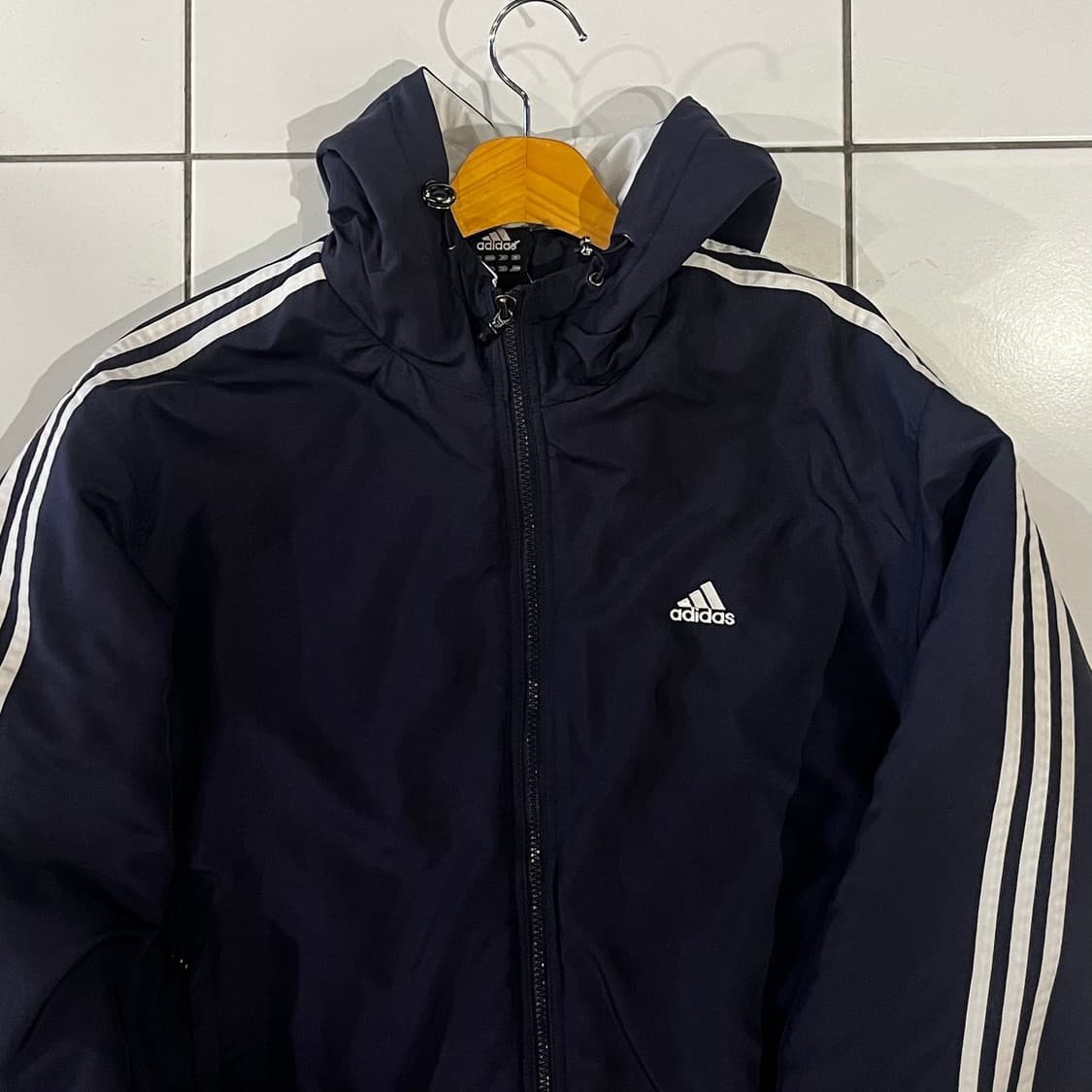 아디다스 올드스쿨 누빔 후드점퍼 네이비 상품이미지2