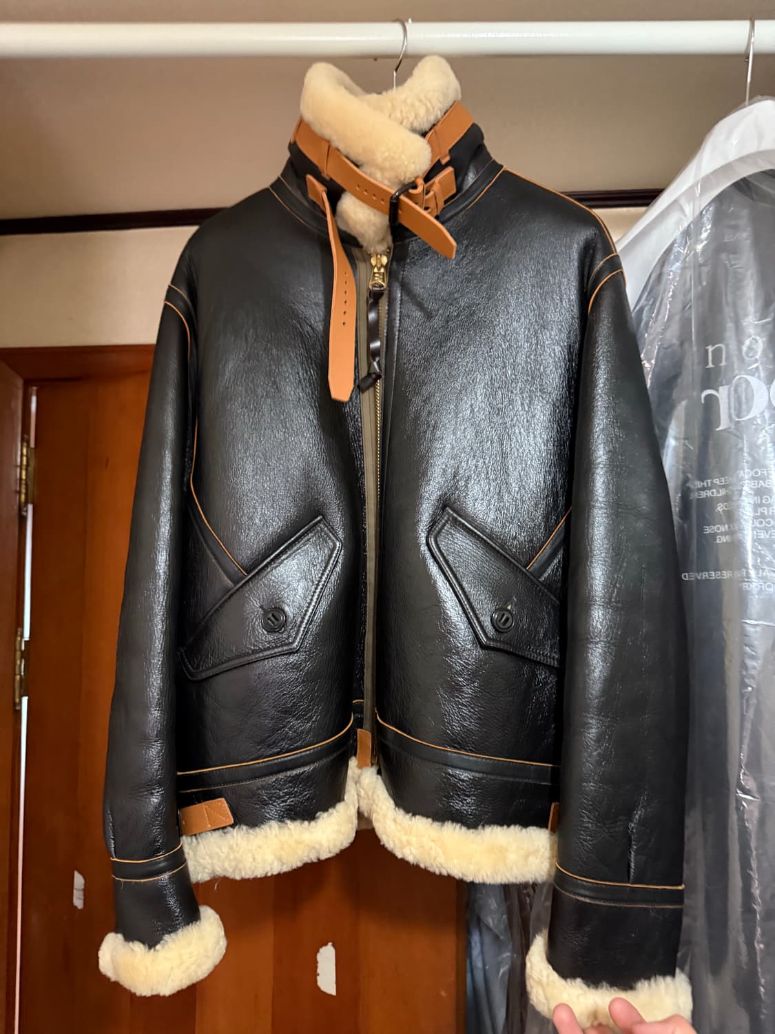 이스트로그 무스탕 L사이즈 팝니다 상품이미지1