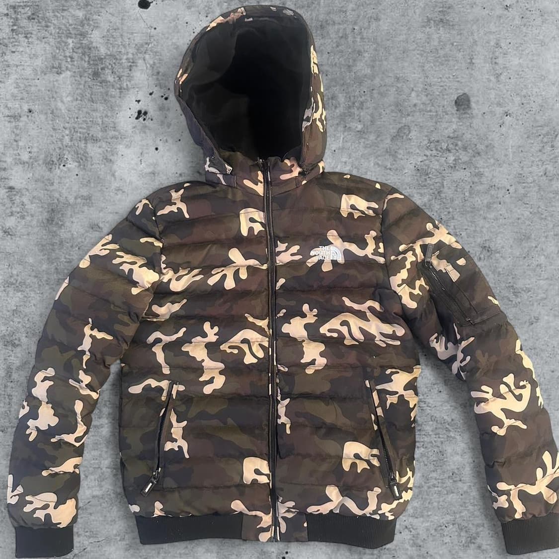 레어 노스페이스 카모 후드 패딩 상품이미지1