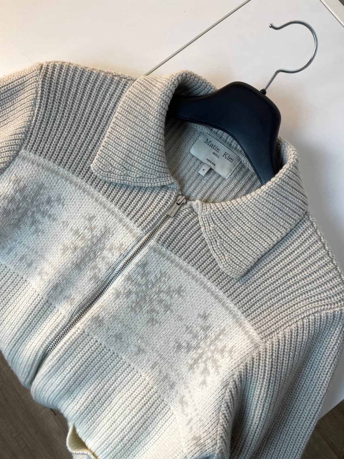 마뗑킴 스노우플레이크 니트집업  상품이미지1