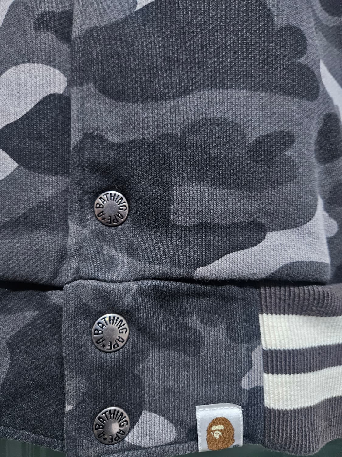 베이프 BAPE 흑계 카모 바시티 M 팝니다 상품이미지2