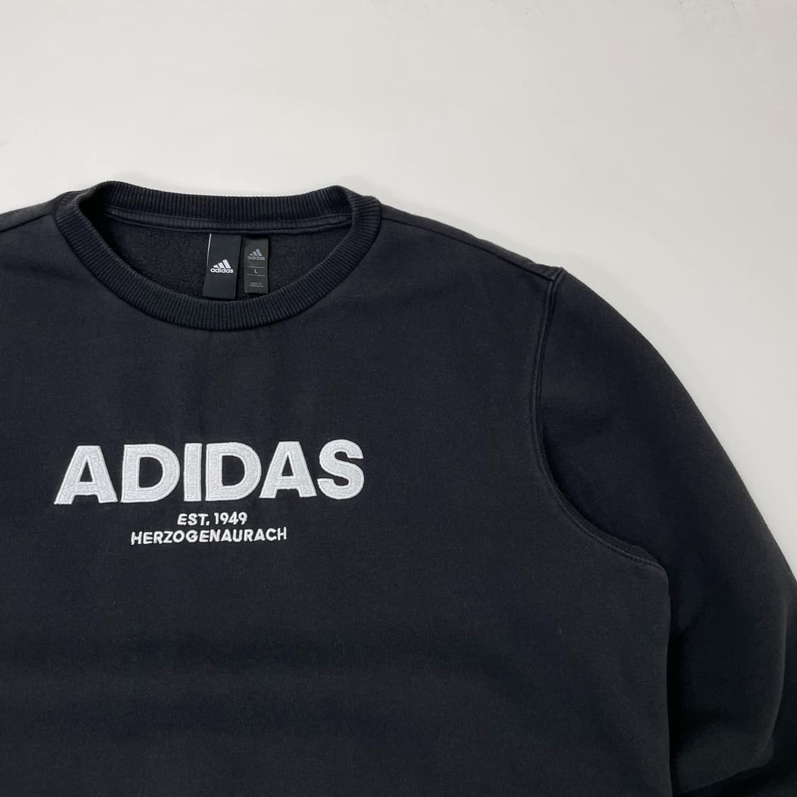 아디다스 자수로고 맨투맨 스웻셔츠 상품이미지2