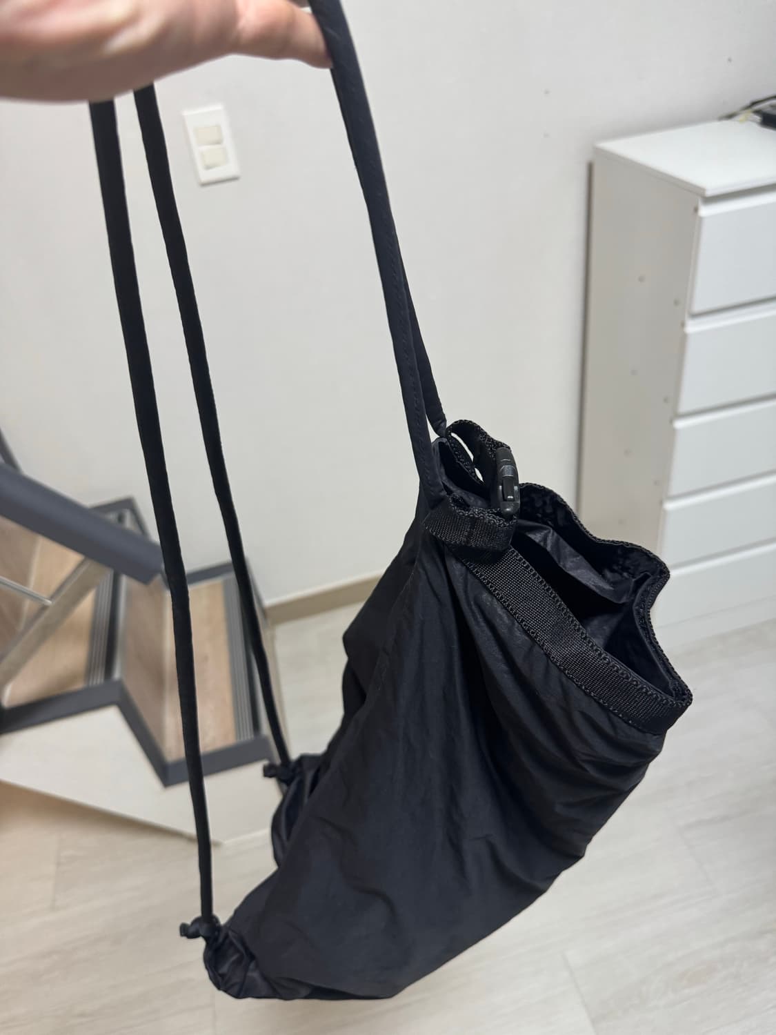 아모멘토 패디드 백 상품이미지1