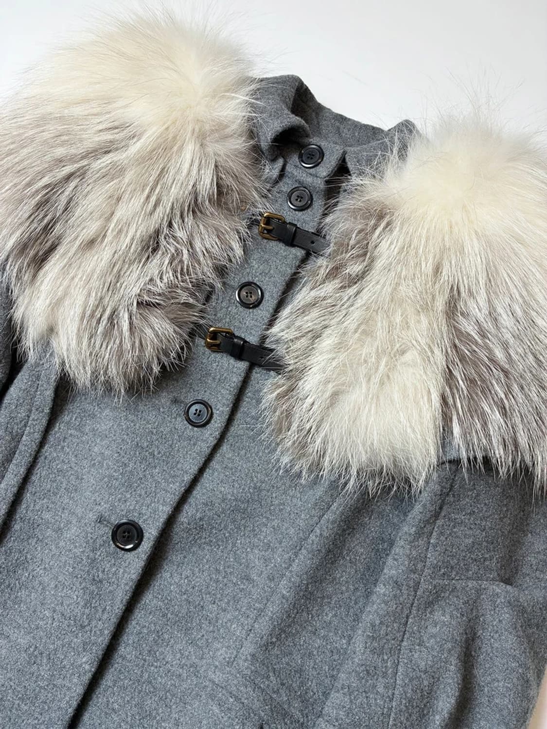 루이비통 10's 울 폭스퍼 프릴 코트 PN8181 상품이미지3