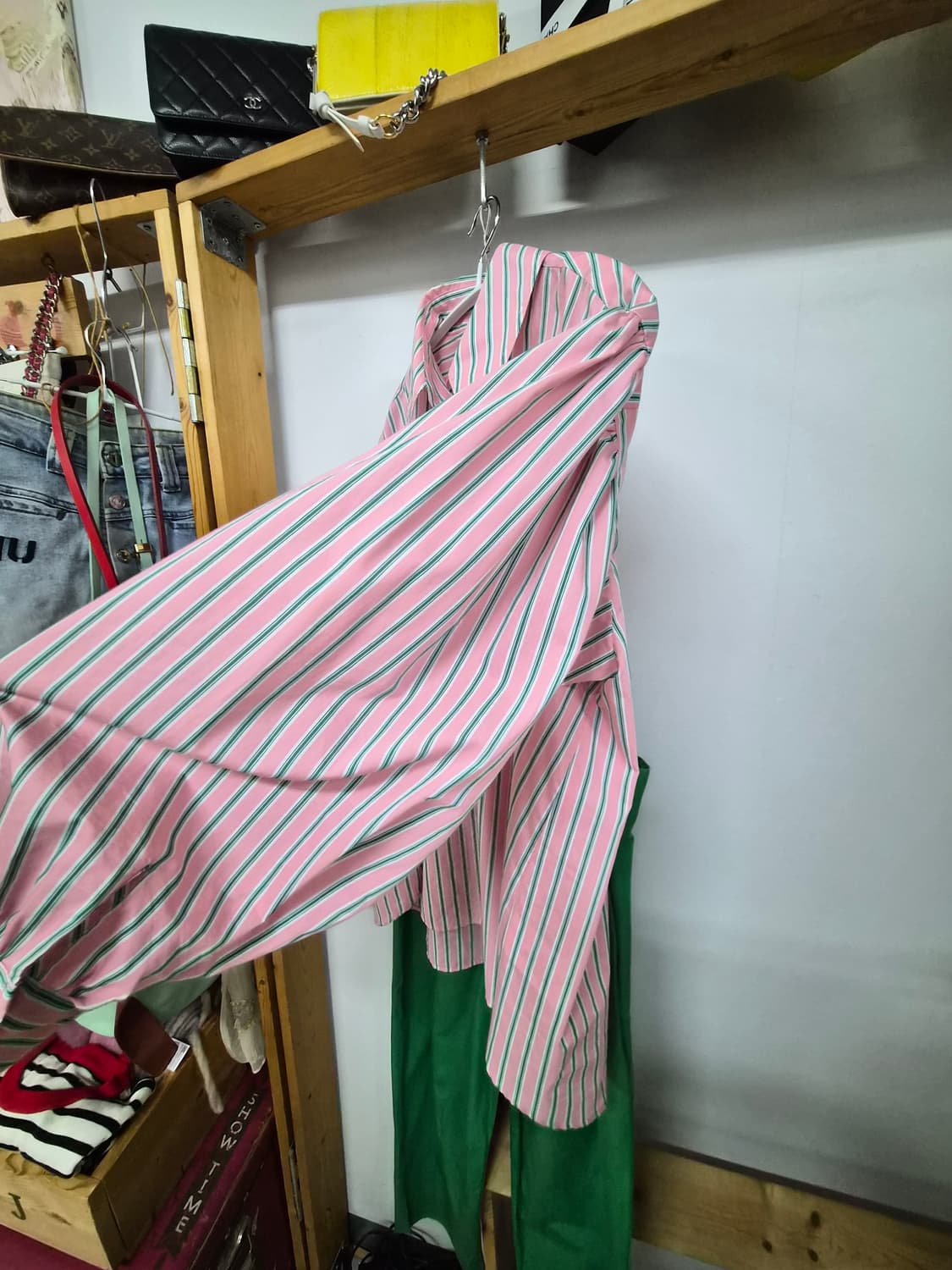 벌룬 스트라이프 셔츠. 2.코스 그린 핀턱 세미배기팬츠 상품이미지4