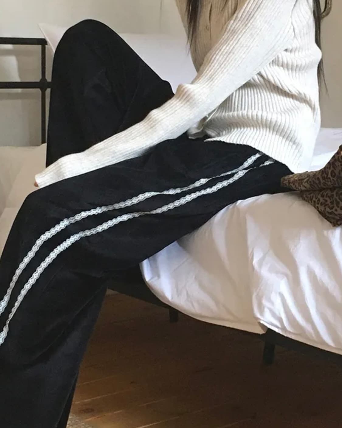 에이블리 레이스벨벳팬츠  상품이미지1