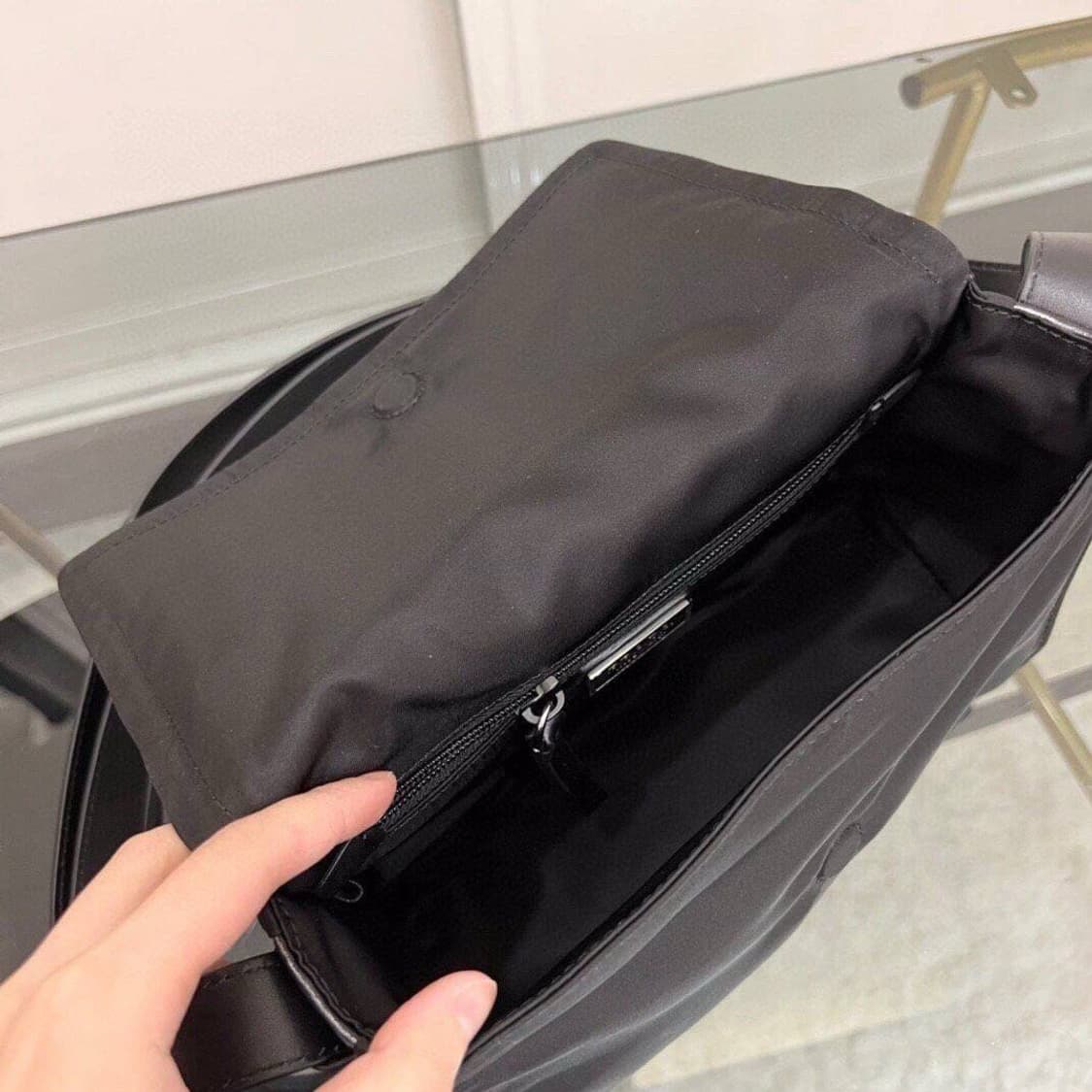 프라다 스몰 패딩 리나일론 숄더백 상품이미지2