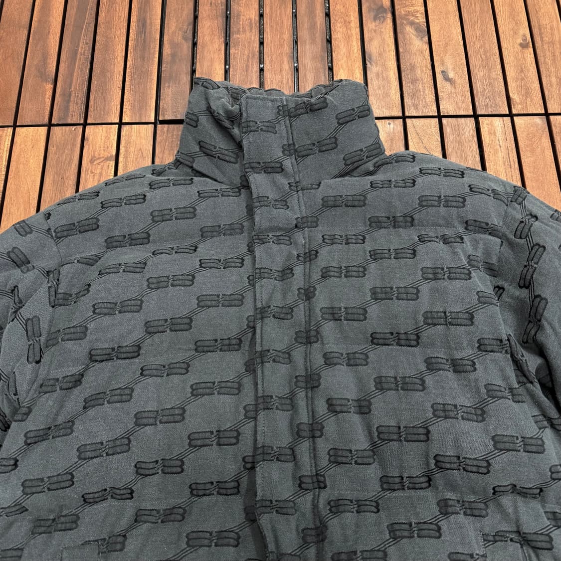 발렌시아가 BB 모노그램 푸퍼 그레이 made in ITALY (XL) 상품이미지2