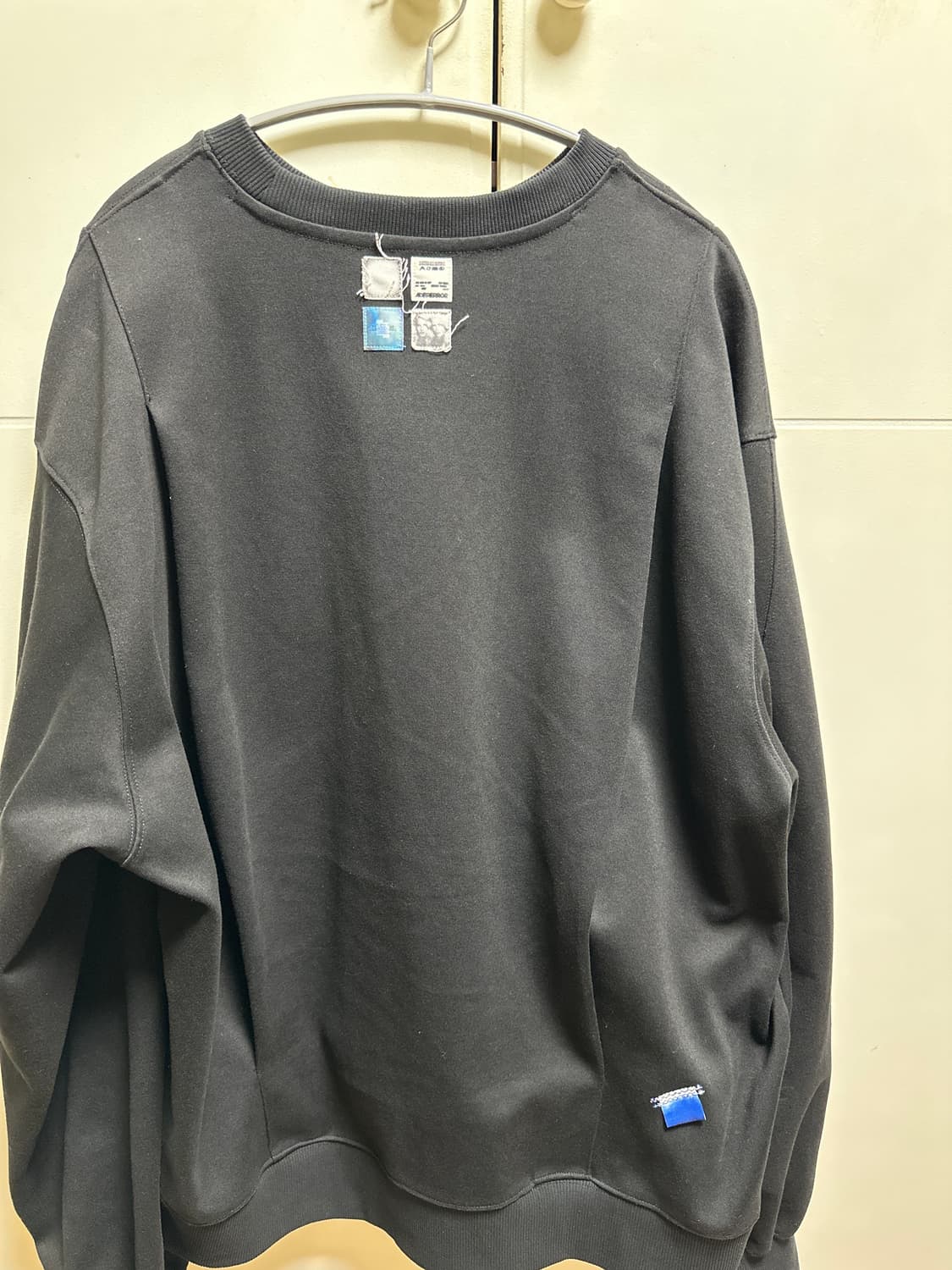 아더에러 24ss 맨투맨 팝니다! 상품이미지2