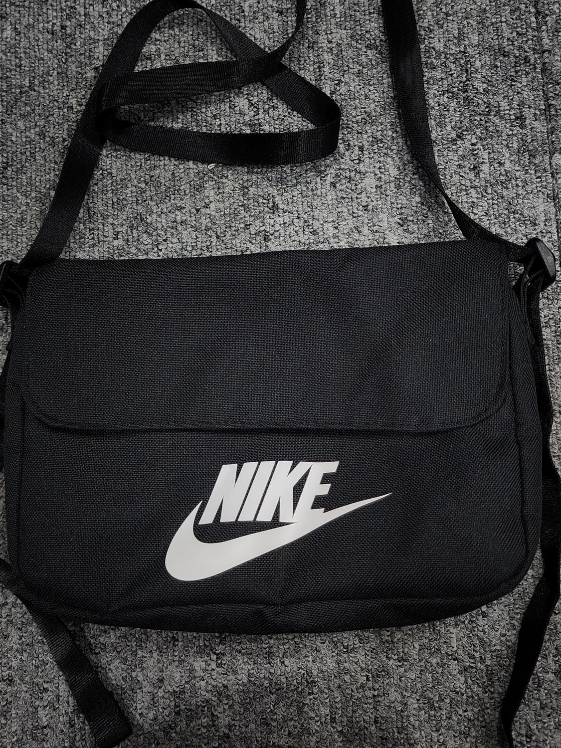 나이키 퓨추라 크로스백 미니백 가방 상품이미지3