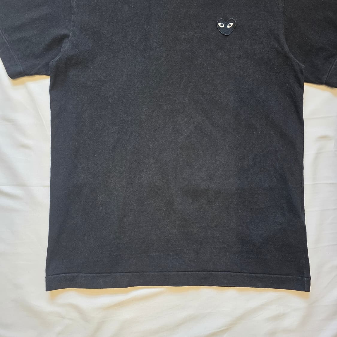 [L]꼼데가르송 블랙 하트 반팔 티셔츠 상품이미지3