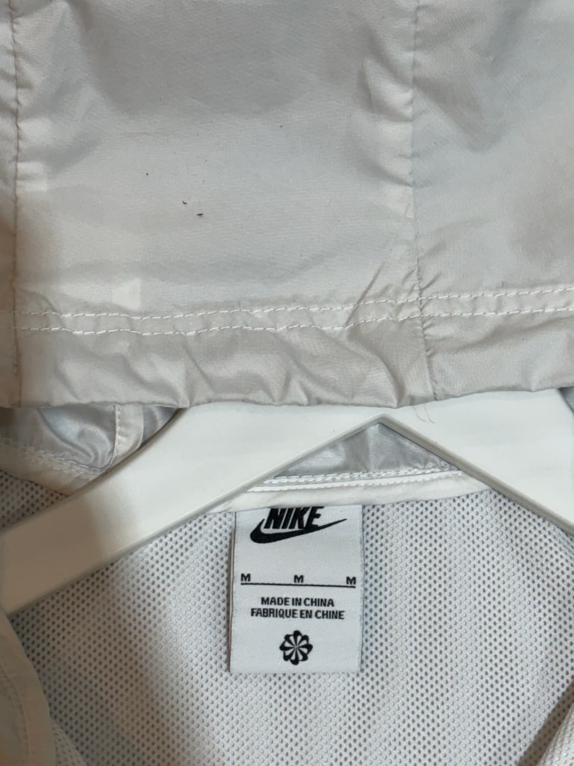 나이키 여성 바람막이 M 상품이미지5