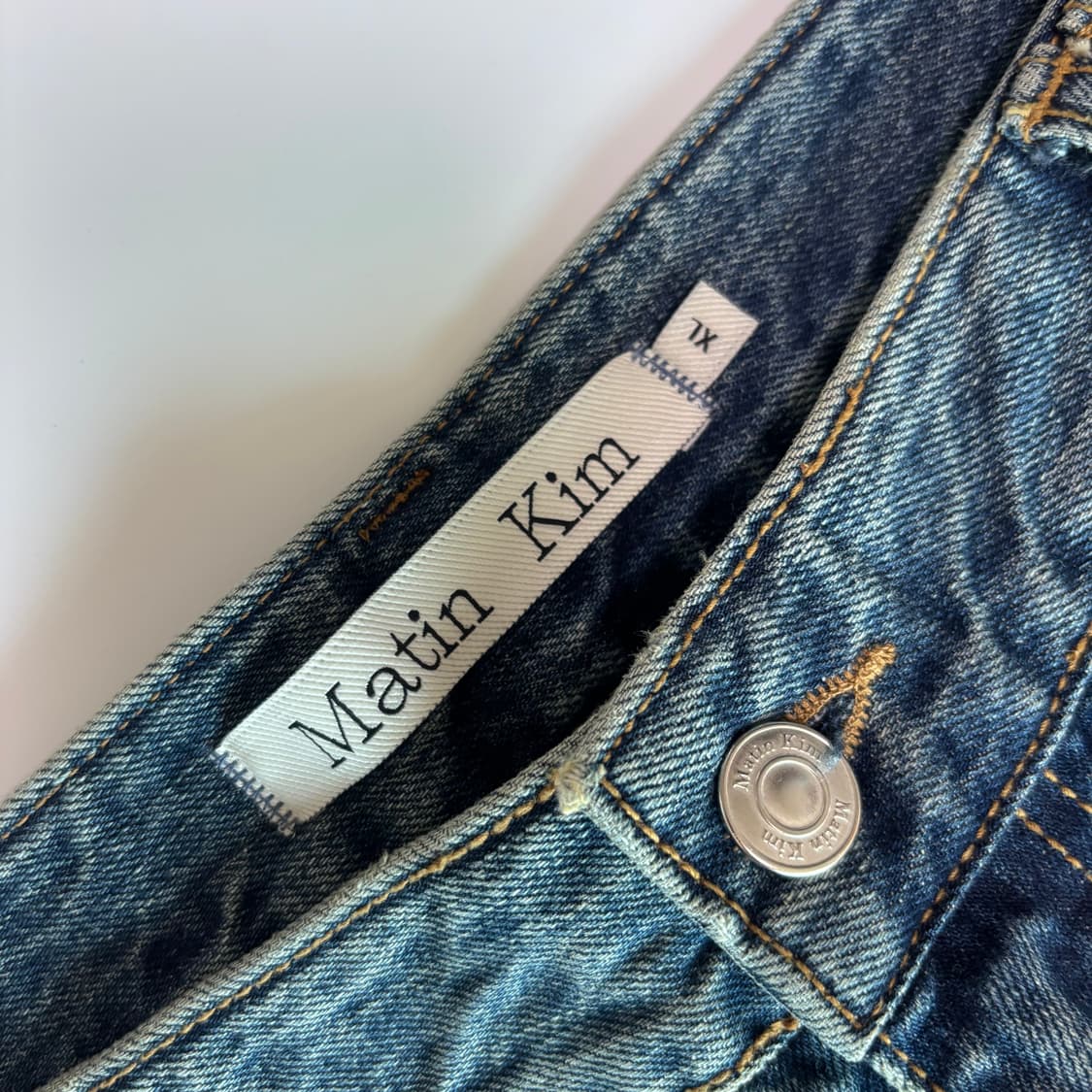 [Matin Kim] 마틴킴 로고 자수 와이드 워싱 데님 팬츠 상품이미지4