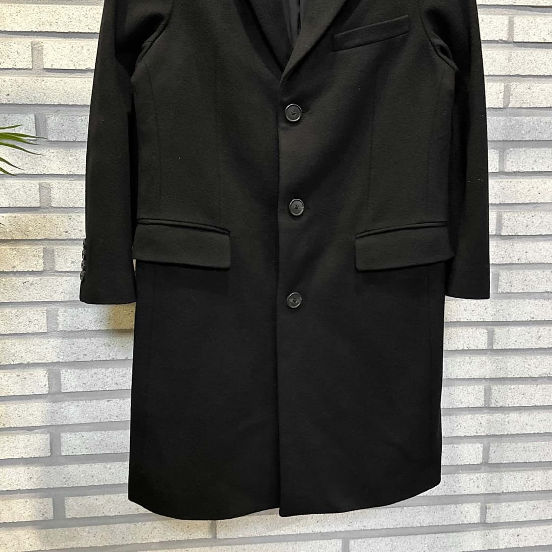 띠어리 싱글 테일러드 하프 코트 쓰리버튼 투포켓 디테일 블랙 상품이미지5