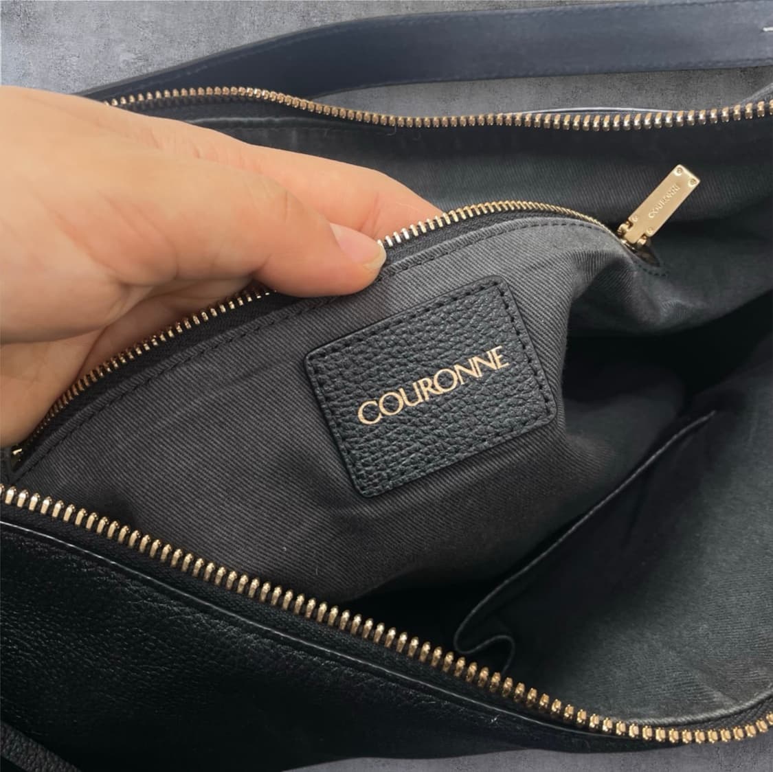 쿠론 Couronne 블랙 피어 숄더백 39 상품이미지10