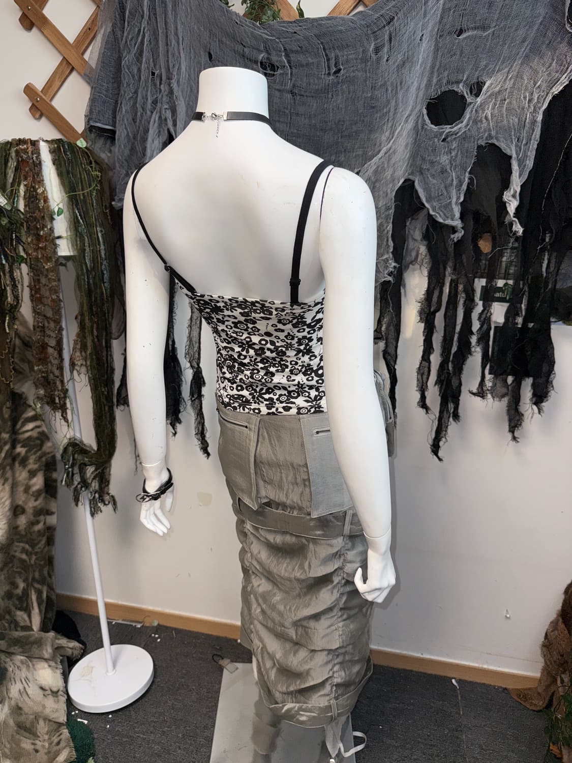 Black & white floral cotton sleeveless 상품이미지3