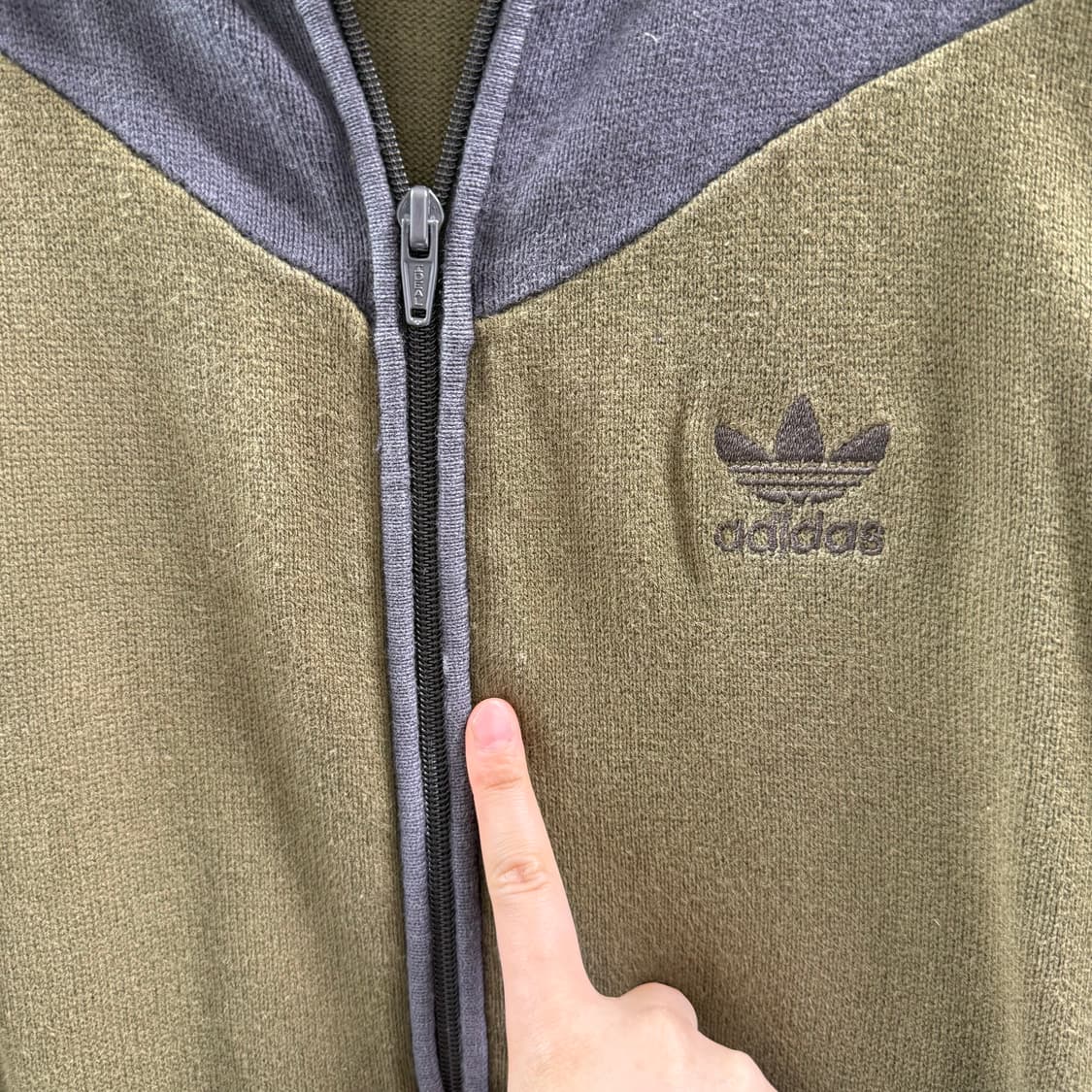 [L] 아디다스 카키 니트집업 상품이미지8