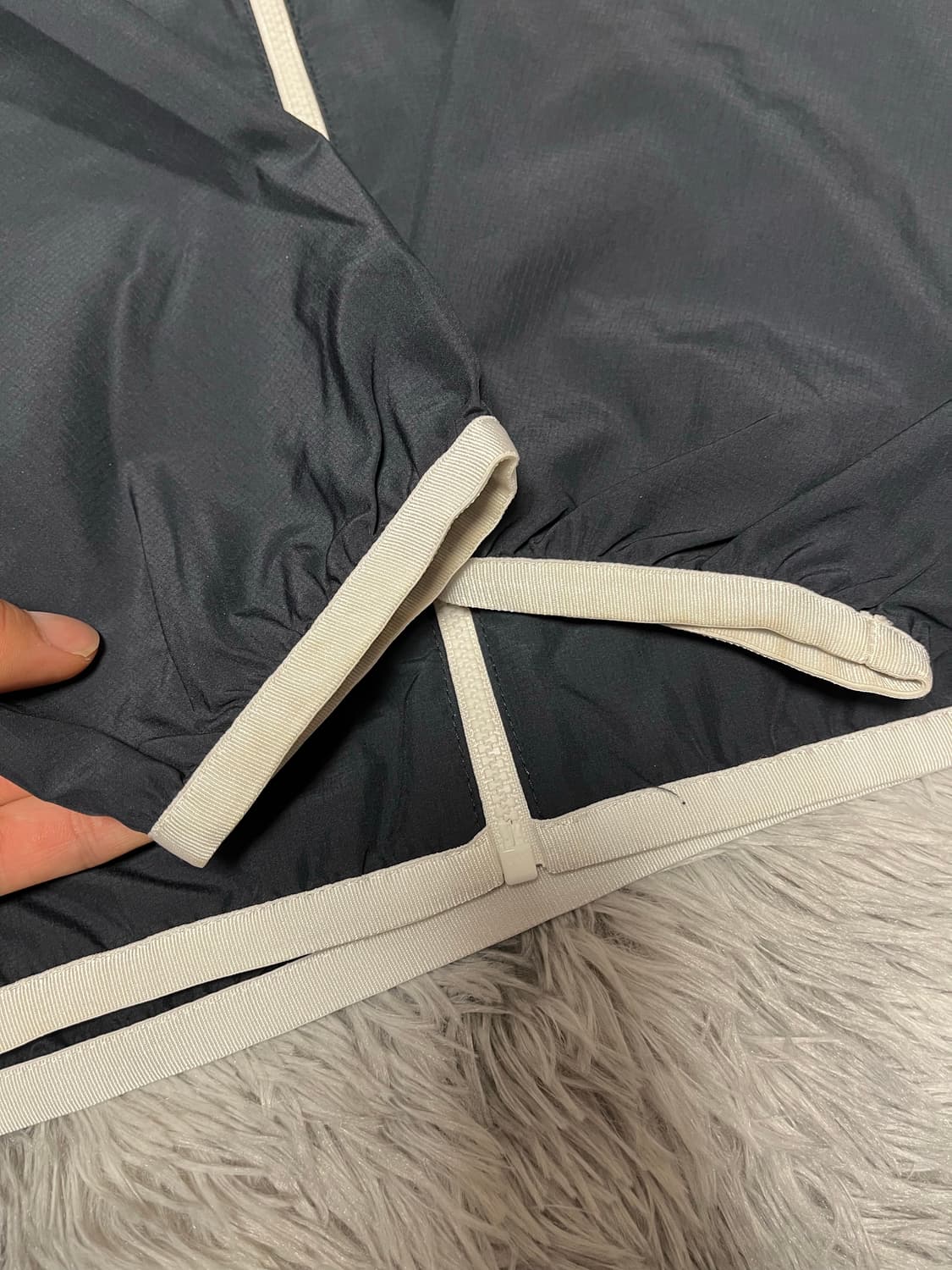 톰브라운 립스탑 바람막이 상품이미지5