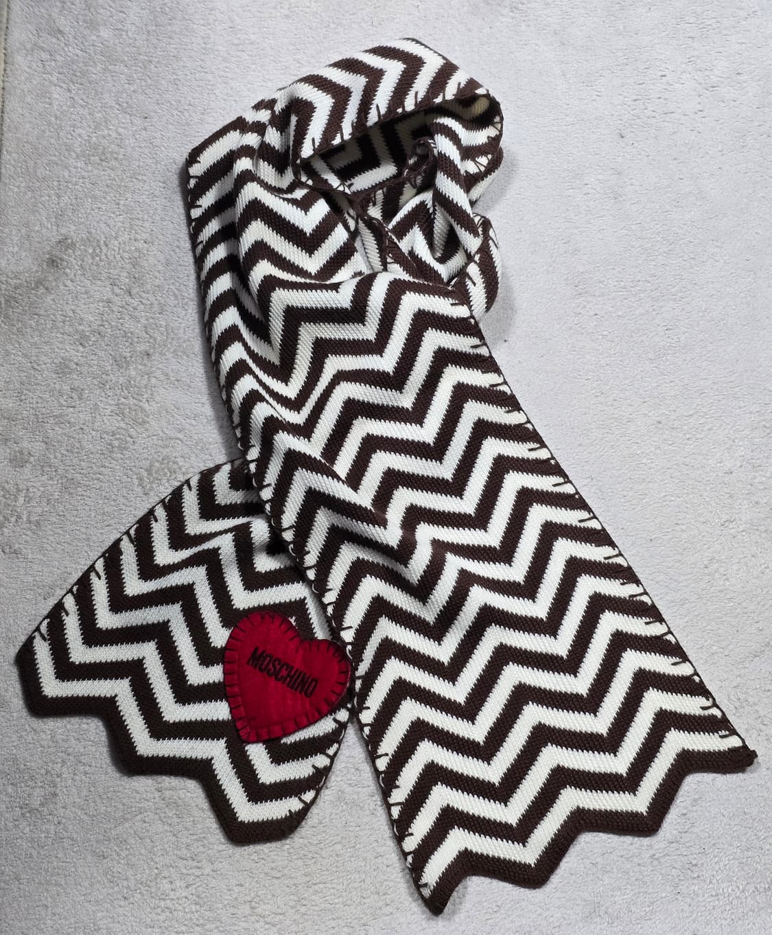 Moschino 모스키노 하트로고 지그재그 패턴 머플러 상품이미지3