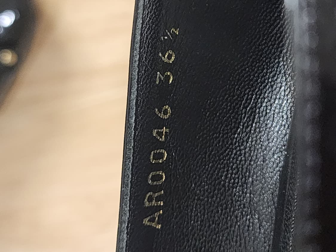 정품 루이비통 블랙 페이던트 LV 장식 구두 상품이미지6