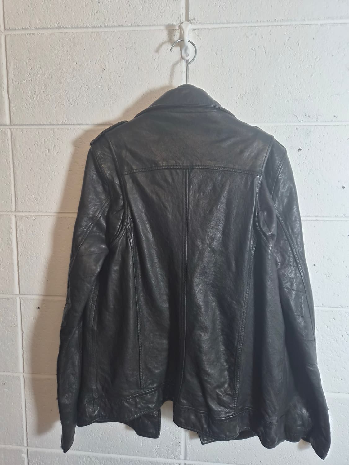 FREE) FRIENDS ITALY 레더 라이더 자켓 팝니다 상품이미지2