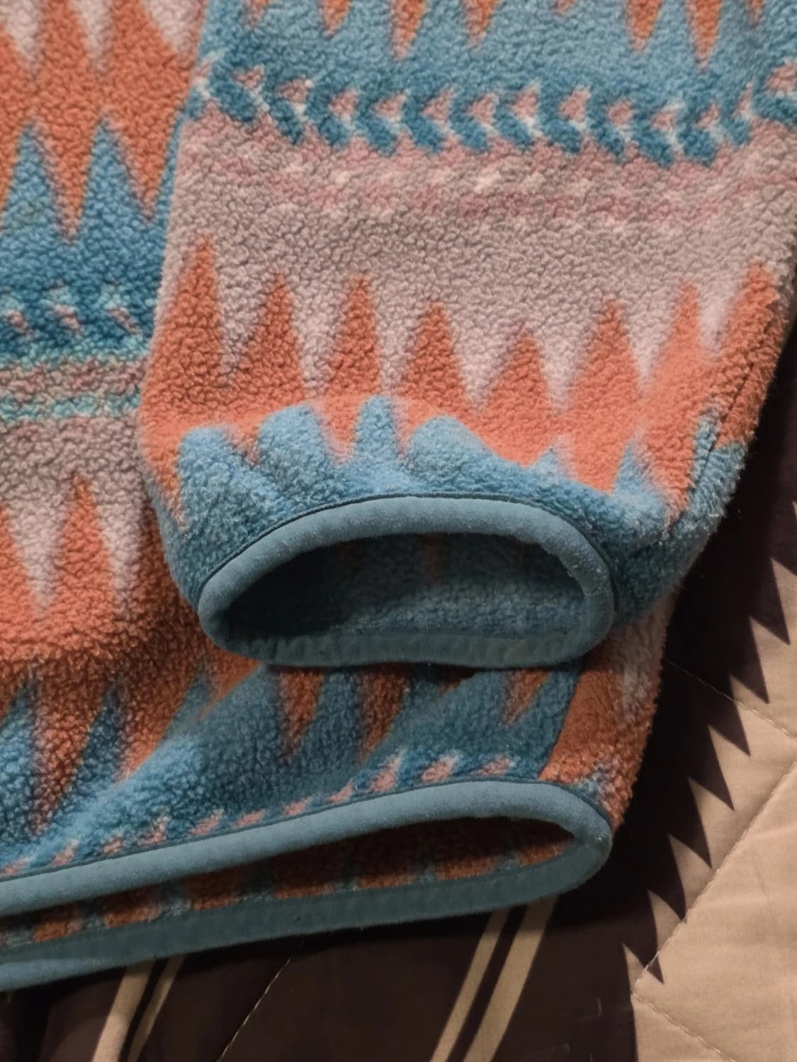 15FW 파타고니아 신칠라 스냅-T 플리스 블루/브라운 아즈텍 패턴 상품이미지3