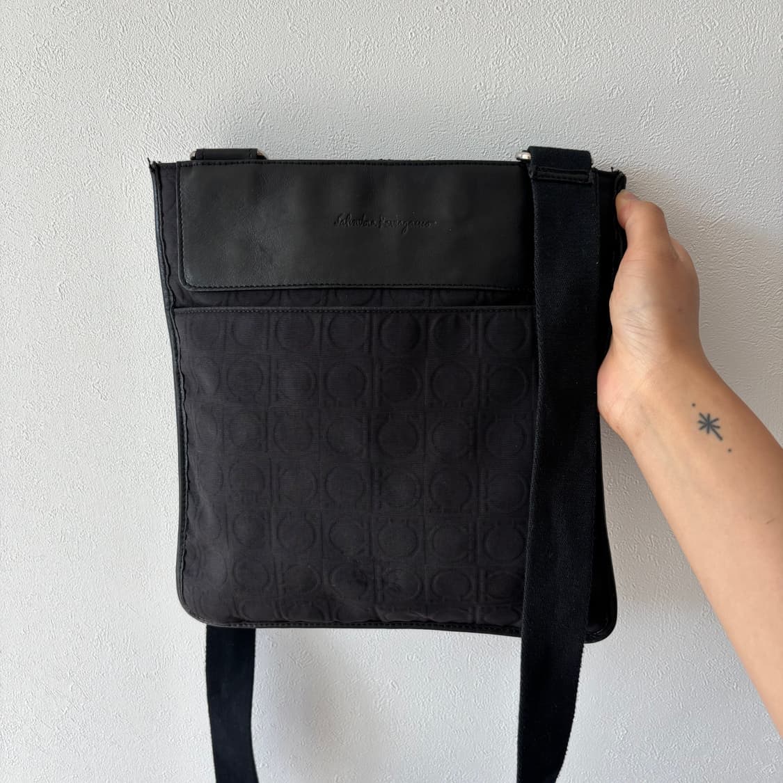 Ferragamo Archival Nero Flat Bag 상품이미지7