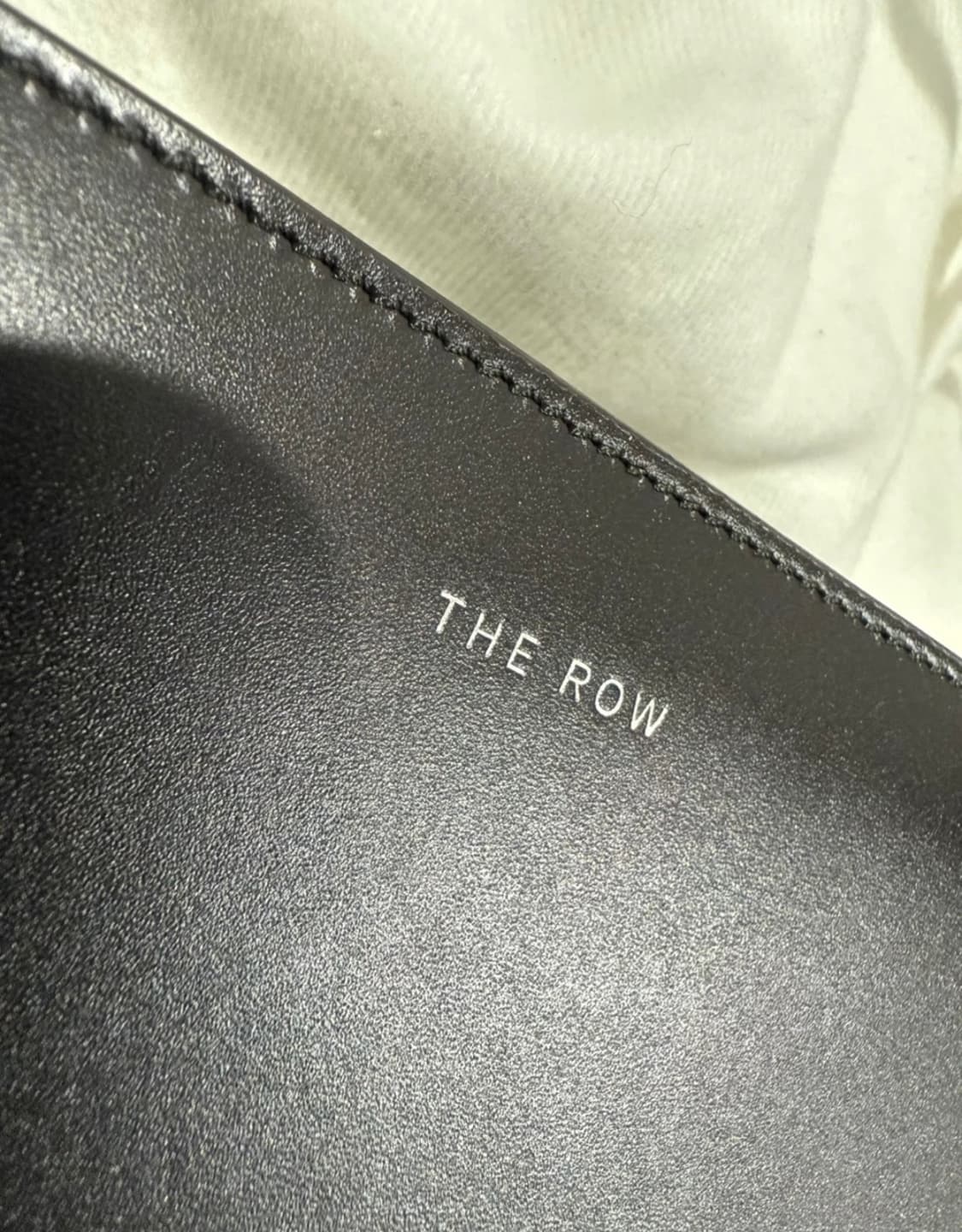 더로우 달리아 바게트 백 다크브라운 The row 상품이미지2