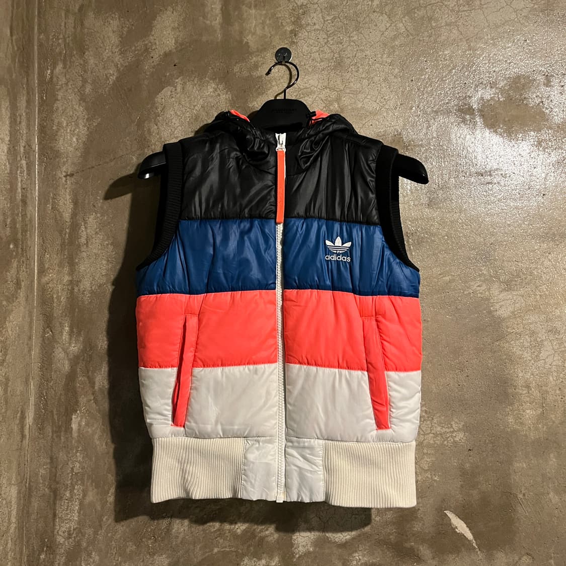 아디다스 패딩 베스트 상품이미지1