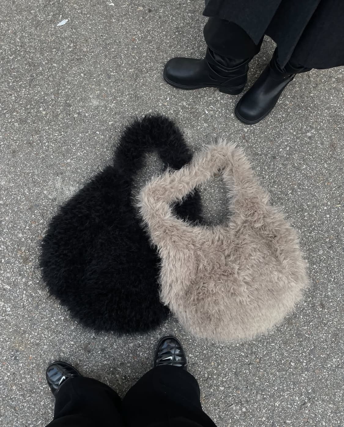 (MADE) 블랙업 샤후 퍼 숄더백 상품이미지2