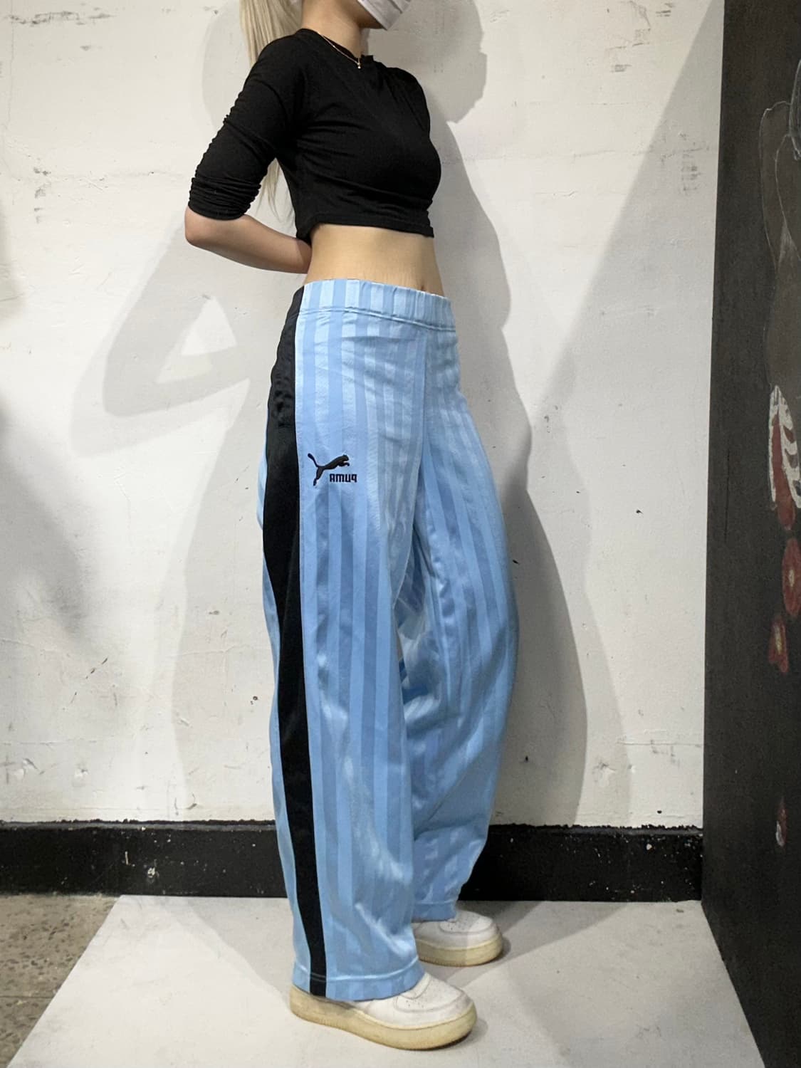 푸마 와이드 스카이 블루 블랙 사이드 라인 와이드 트레이닝 팬츠  상품이미지1