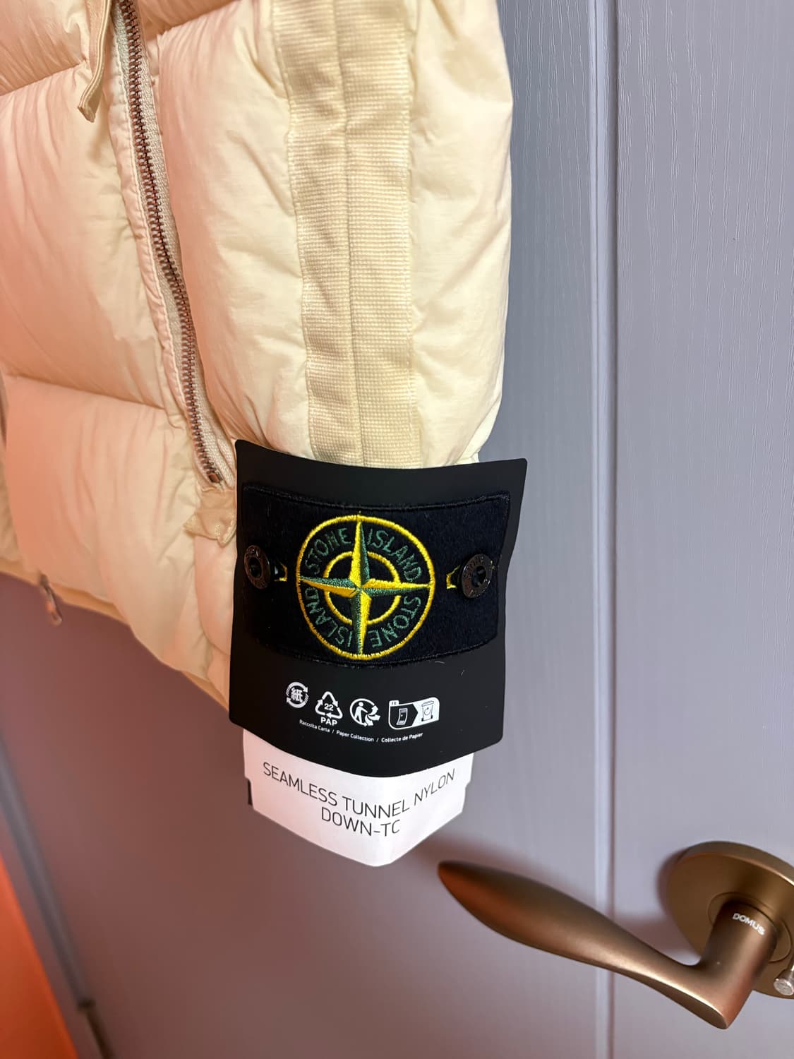 스톤아일랜드 심리스 터널 나일론 다운 TC 스토코 XL 판매합니다. 상품이미지3