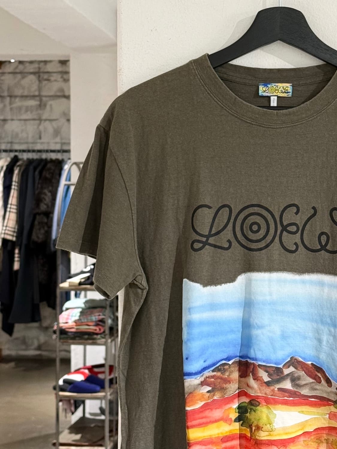 로에베 카키 워터컬러 프린트 하프 슬리브 티셔츠 상품이미지2