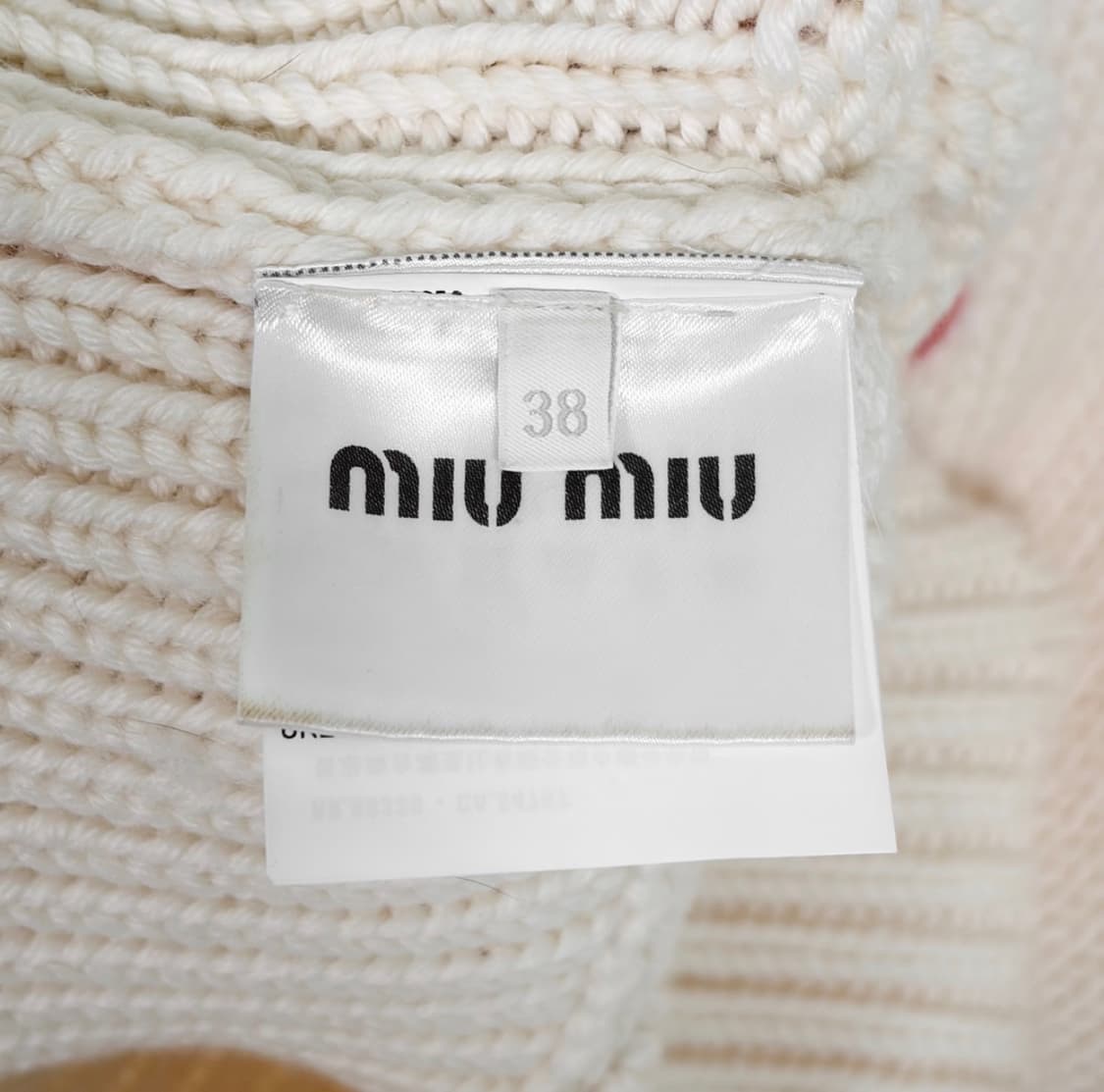 [38] 미우미우 여성 헤비 울 케이블 M로고 크루넥 니트 스웨터 화이트 상품이미지9