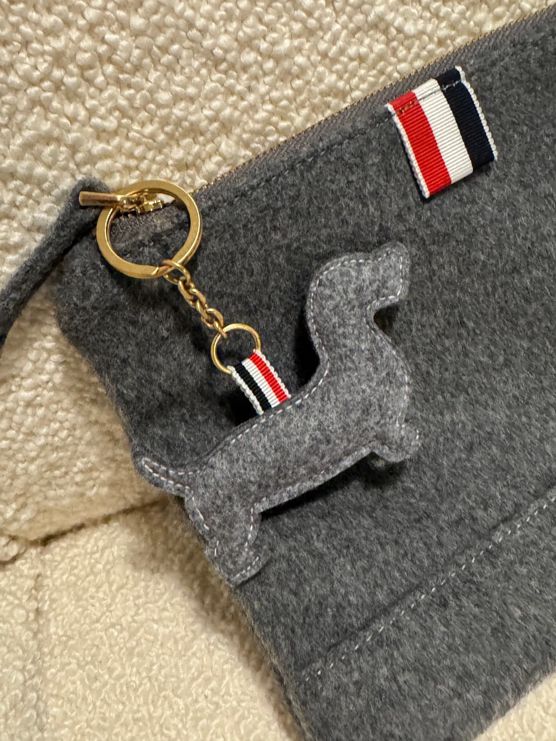 톰브라운 성수 익스클루시브 파우치 스몰 + 닥스훈트 키링 상품이미지8