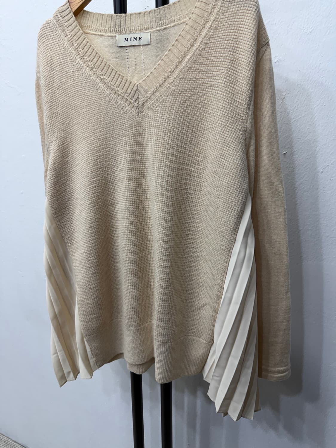 정품) MINE 마인 한섬 브이넥 니트 풀오버 베이지 90F 상품이미지3