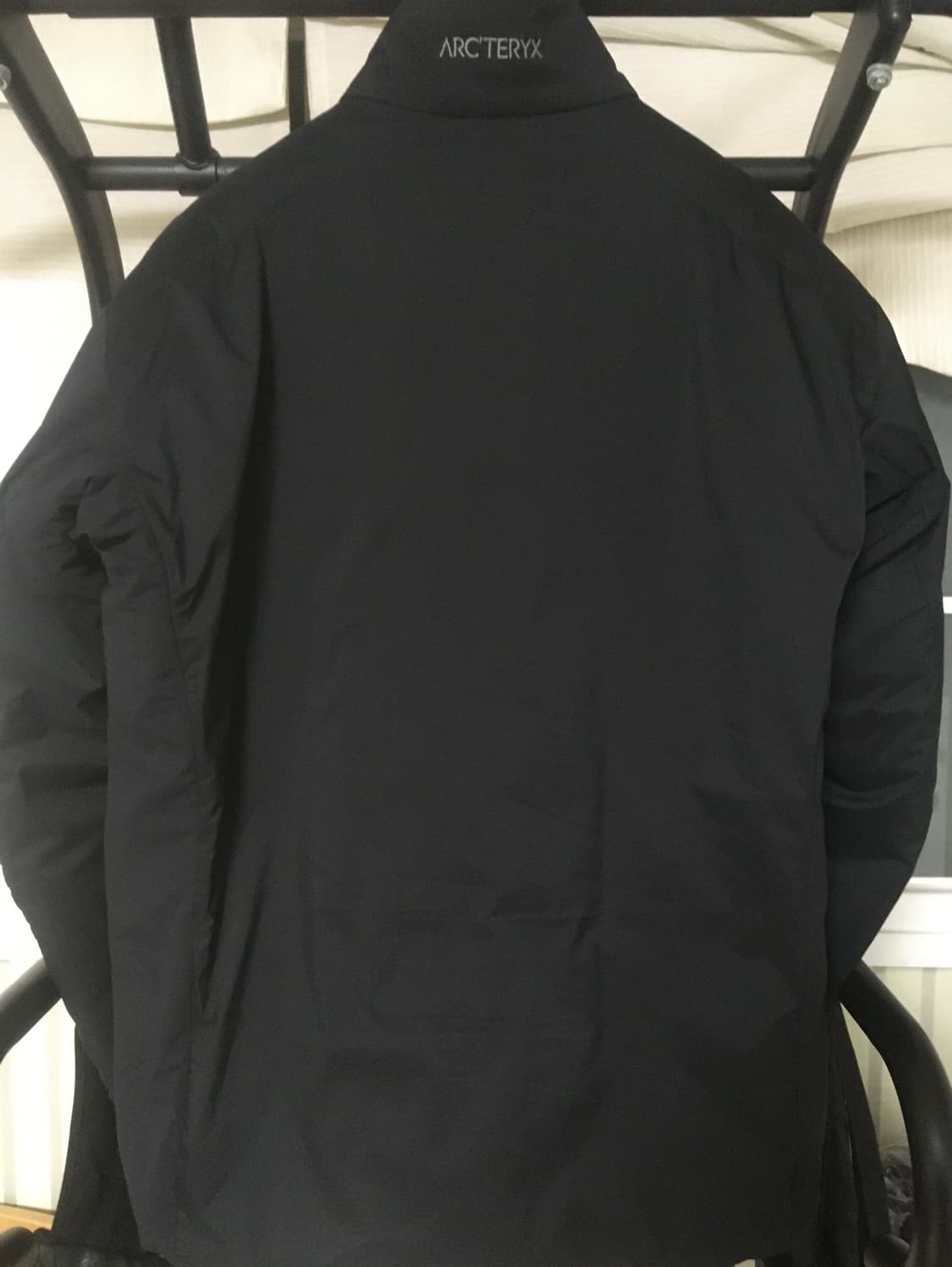 아크테릭스 FW25 아톰SV 자켓 블랙 판매합니다 상품이미지4