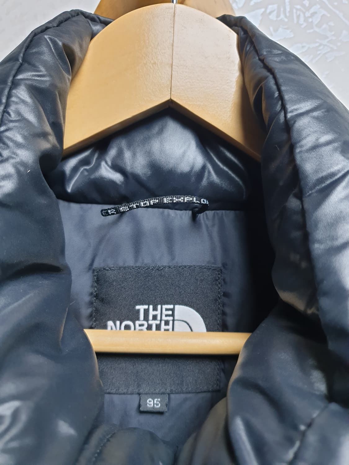 [m/95] 노스페이스 눕시패딩 유광블랙 상품이미지5